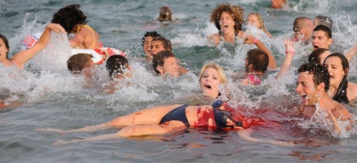 Piranha 3D (2010) (6)