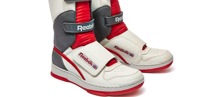Coloque-se nos pés de Ripley com esses stompers da Reebok